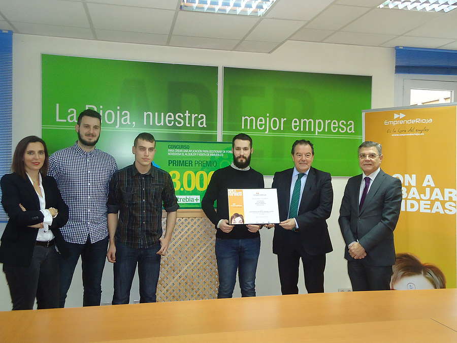 Acto de entrega del diploma del emprendedor del mes de diciembre