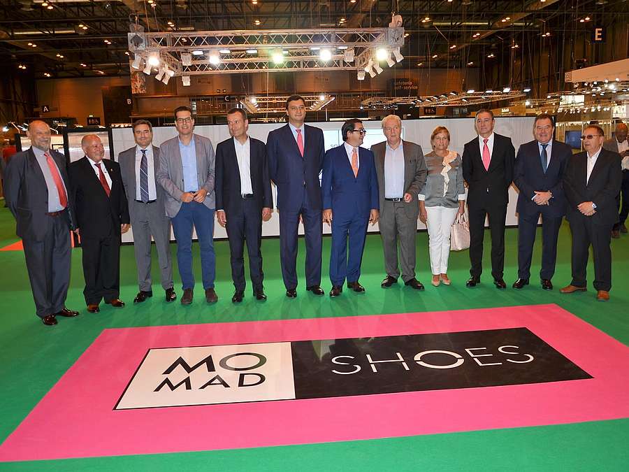 González Menorca visita a las empresas riojanas que participan en la segunda edición MOMAD Shoes en Madrid
