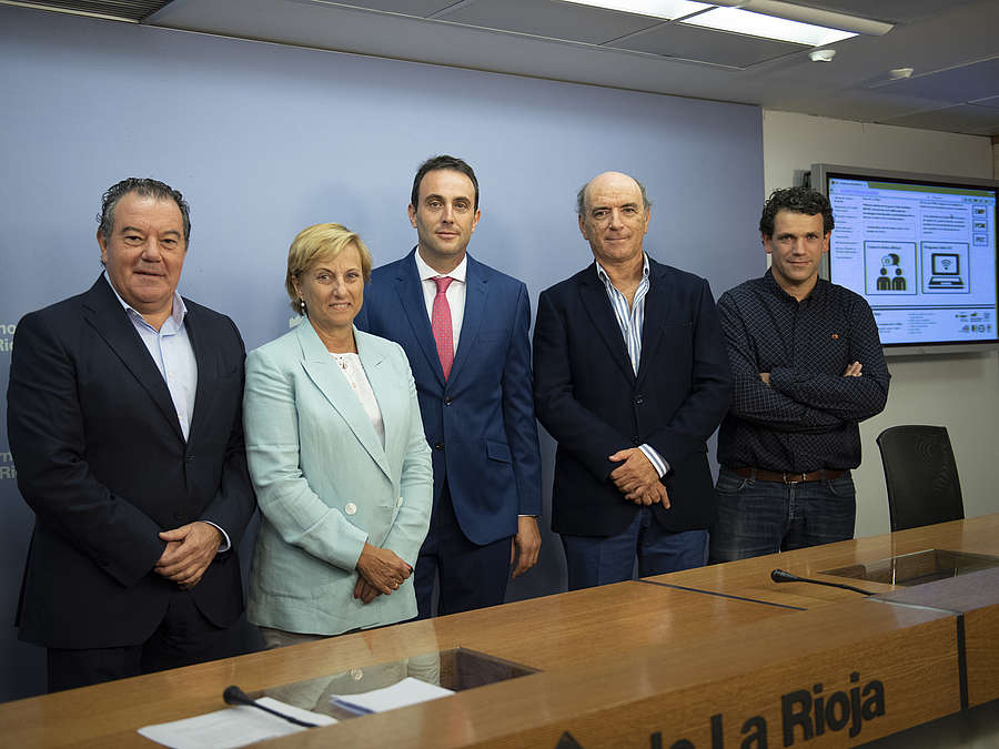 Participantes en la prensentación del proyecto innovador Conecta Retos Rio4.0