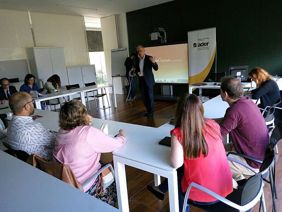 La Agencia de Desarrollo Económico de La Rioja (ADER) ha celebrado esta mañana un taller sobre el programa de ayudas de Diseño de Producto en el que han participado catorce empresas de diferentes sectores industriales como el calzado, mueble, metal o t