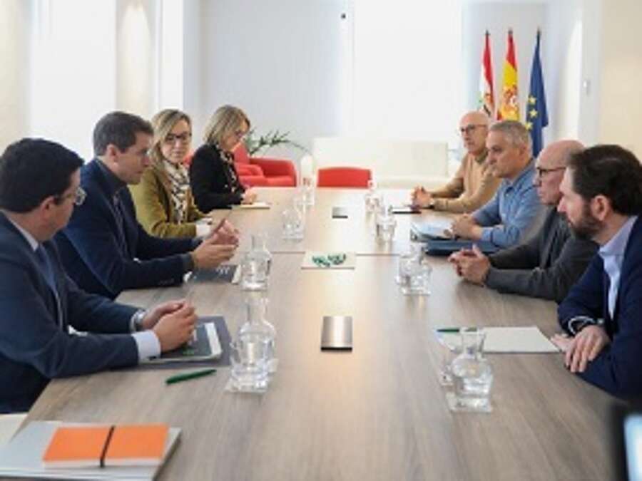 Asistentes a la reunión del Consejo Social de La Rioja