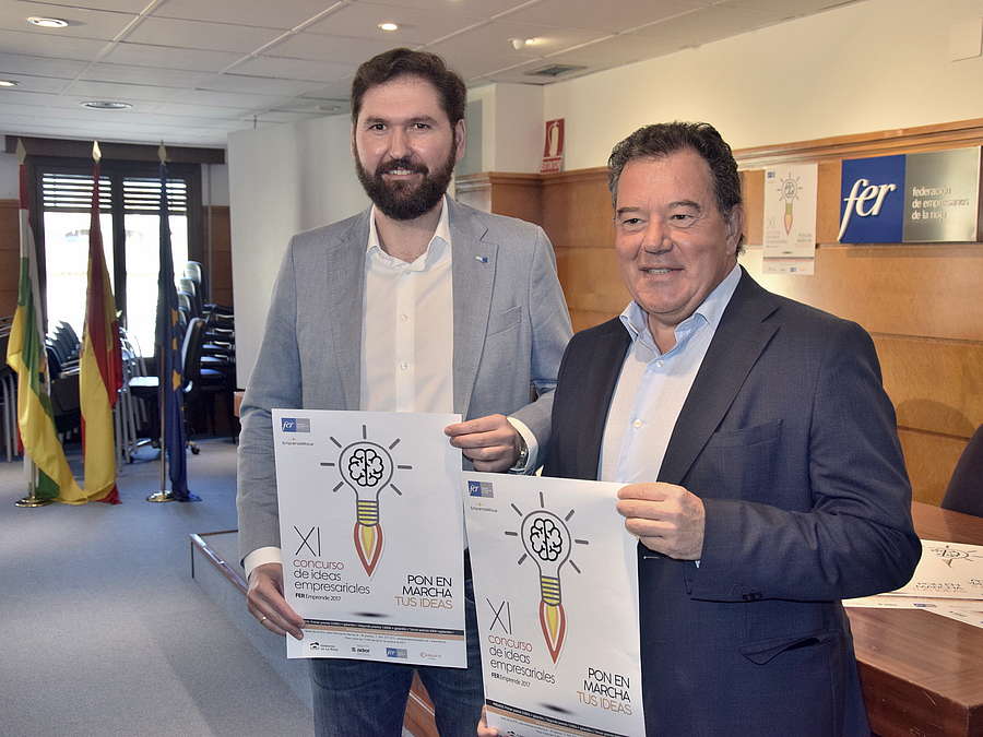El gerente de la ADER, Javier Ureña, y el secretario general de la FER, Eduardo Fernández, presentan el XI Concurso de Ideas Empresariales "FER Emprende", una iniciativa del Plan EmprendeRioja, para el fomento de la cultura emprendedora y de nuevos proy