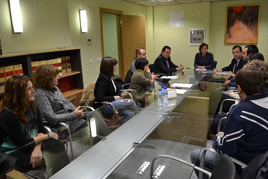 Javier Erro se reúne con representantes del comercio y del Mueble de Nájera