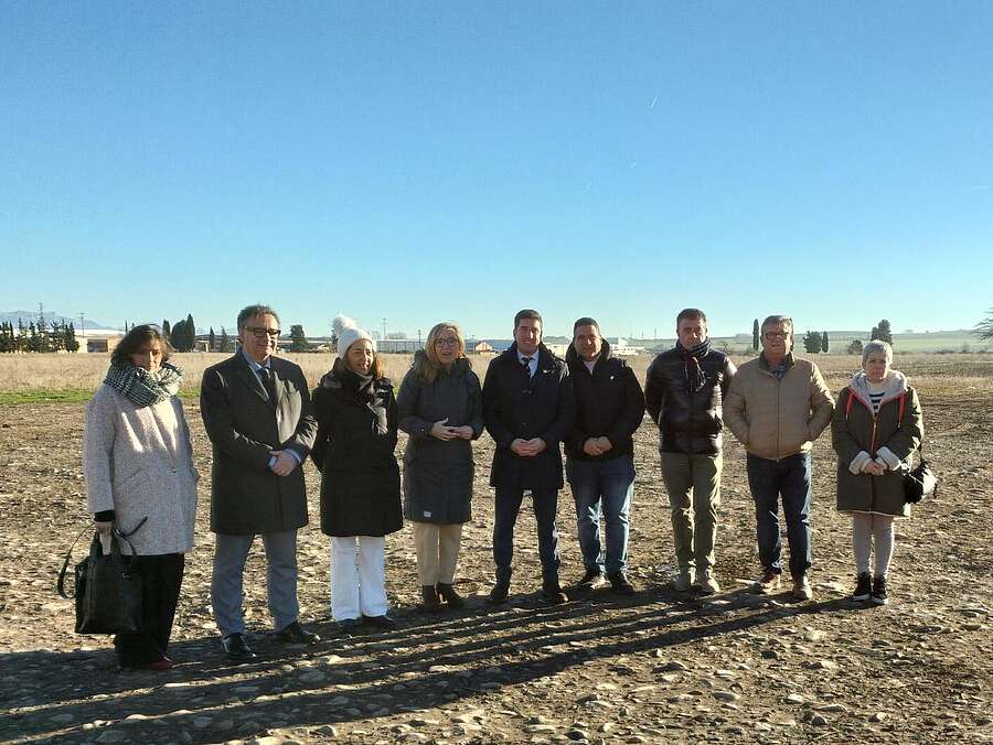 Asistentes a la presentación del convenio entre el Gobierno de La Rioja y el Ayuntamiento de Santo Domingo de la Calzada