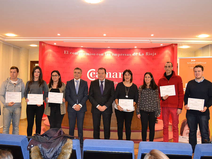 Representantes de EmprendeRioja y premiados en el Concurso de Ideas de Negocio