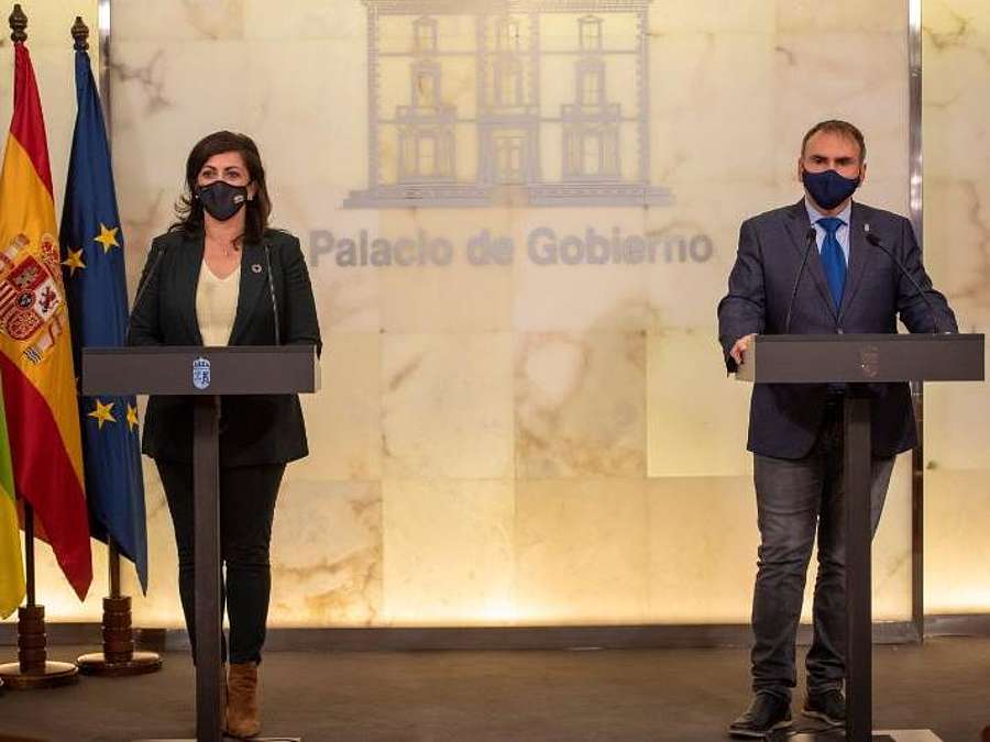 La presidenta del Gobierno de La Rioja, Concha Andreu, y el consejero de Desarrollo Autonómico, José Ignacio Castresana, presentan el Plan de Rescate