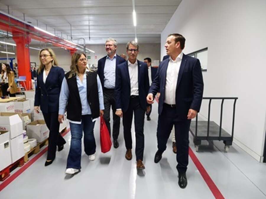 El presidente del Gobierno de La Rioja, Gonzalo Capellán, en la inauguración de las nuevas instalaciones de Etilisa