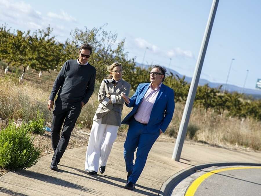 Belinda León, Luis Pérez Echeguren y Ezequiel Fernández, en la visita al Parque Empresarial La Maja