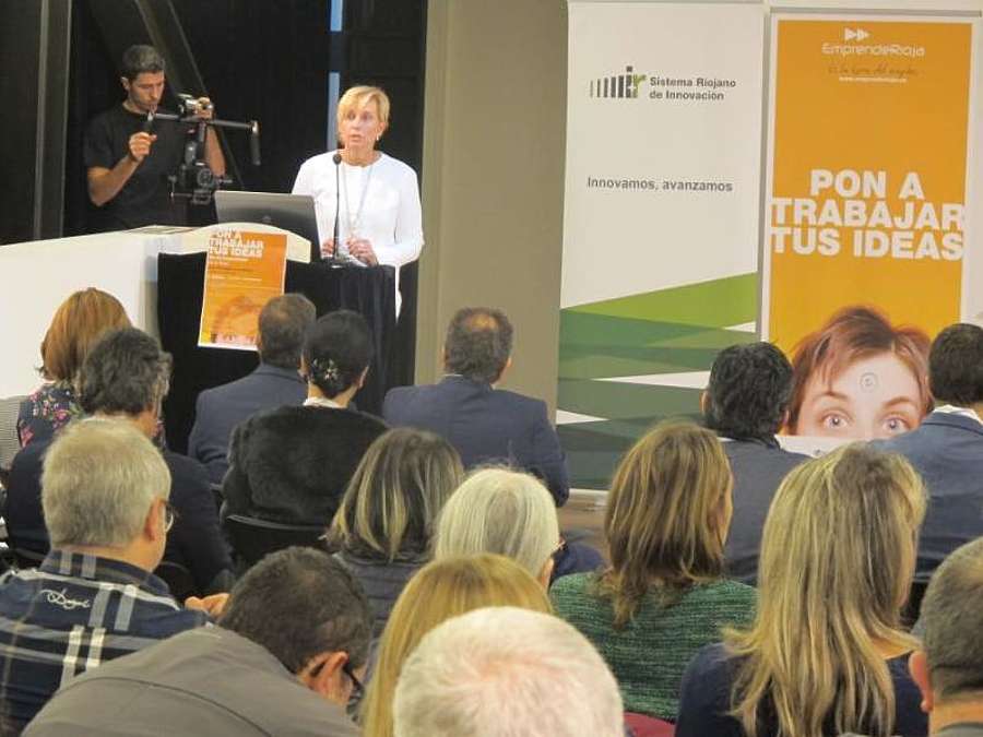 La consejera de Desarrollo Económico e Innovación, Leonor González Menorca, participa en la jornada del Día del Emprendedor de La Rioja