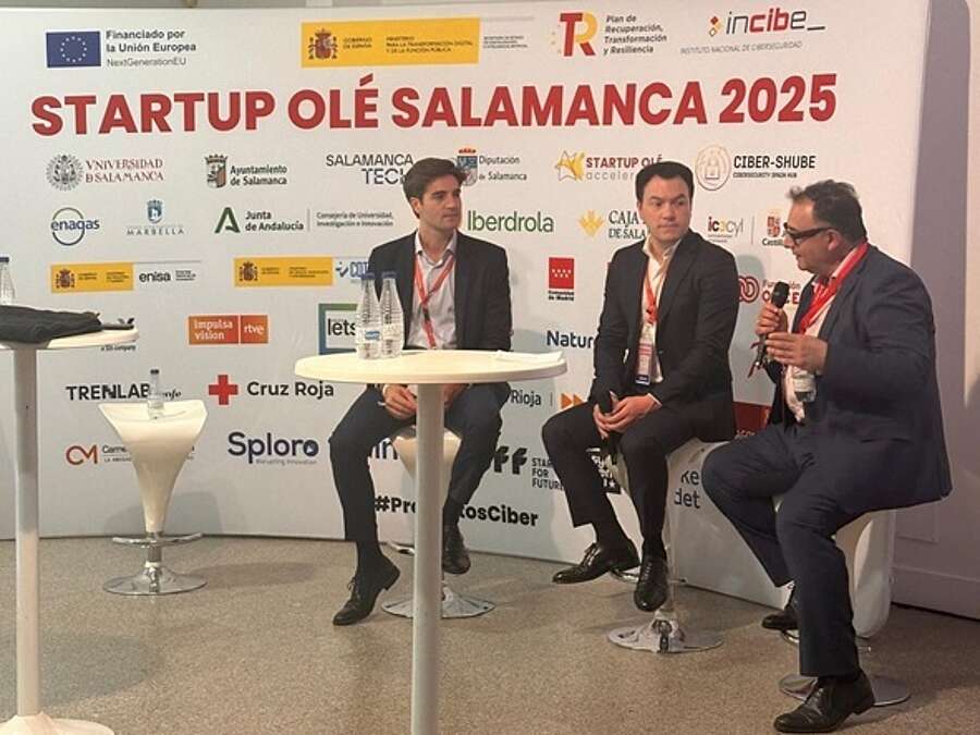 El gerente de la ADER, Luis Pérez Echeguren, en la feria StartUp Olé de Salamanca