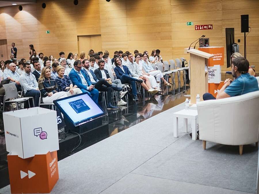 Asistentes a la Jornada del Día del Emprendedor celebrado en Riojaforum