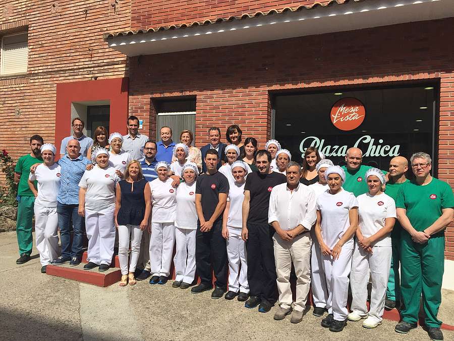 La consejera de Desarrollo Económico e Innovación, Leonor González Menorca, visita las nuevas instalaciones de la empresa Plaza Chica. 