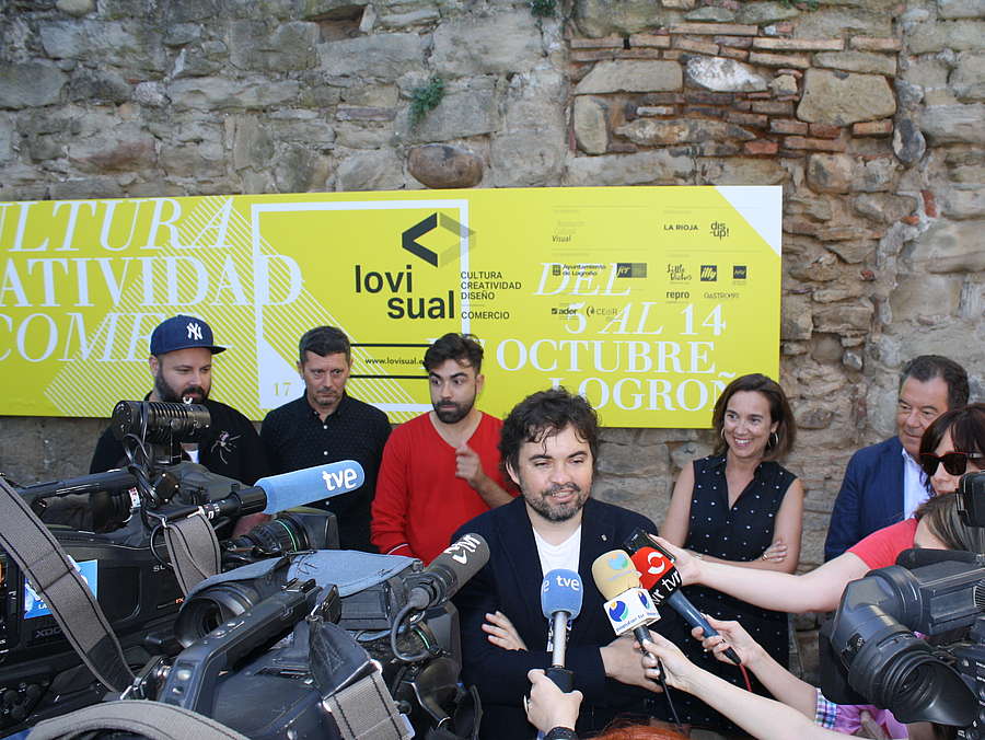 El gerente de la ADER, Javier Ureña, participa en la presentación de Lovisual y su Foro. 