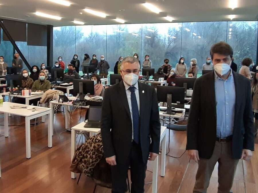 José Ángel Lacalzada y Luis Alonso visitan a los trabajadores de ADER del Centro Tecnológico de La Rioja