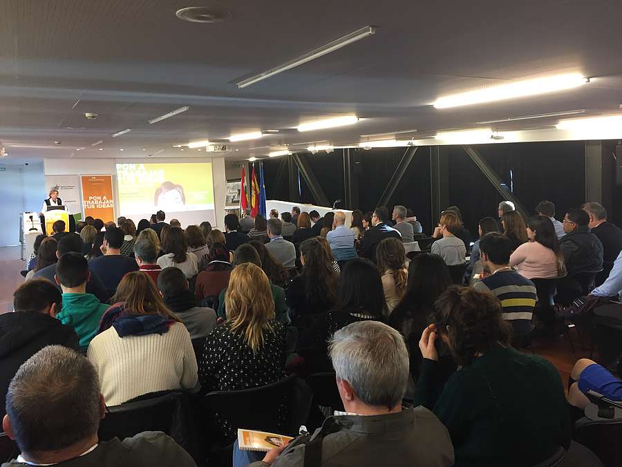 Inauguración del Día del Emprendedor 2016 por la consejera de Desarrollo Económico e Innovación, Leonor González Menorca