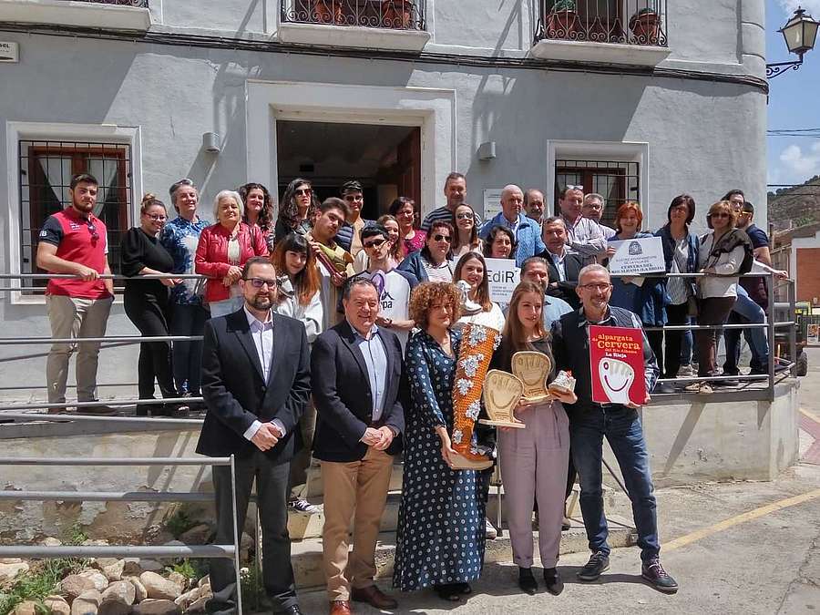 El gerente de la Agencia de Desarrollo Económico de La Rioja (ADER), Javier Ureña, ha participado esta mañana, en la entrega de premios de Diseño de la Alpargata en Cervera del Río Alhama. 