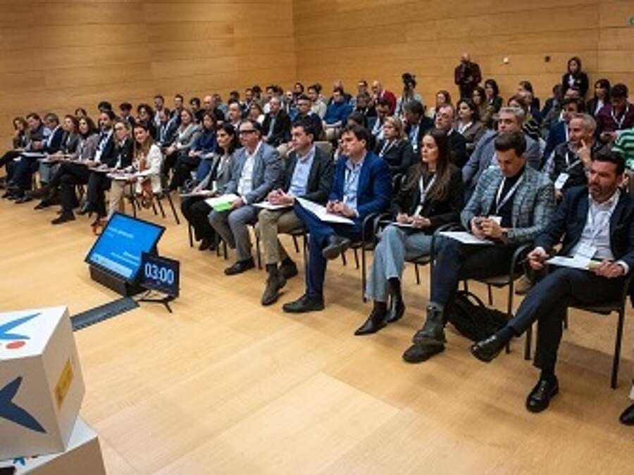 Asistentes a la entrega del Premio EmprendeXXI