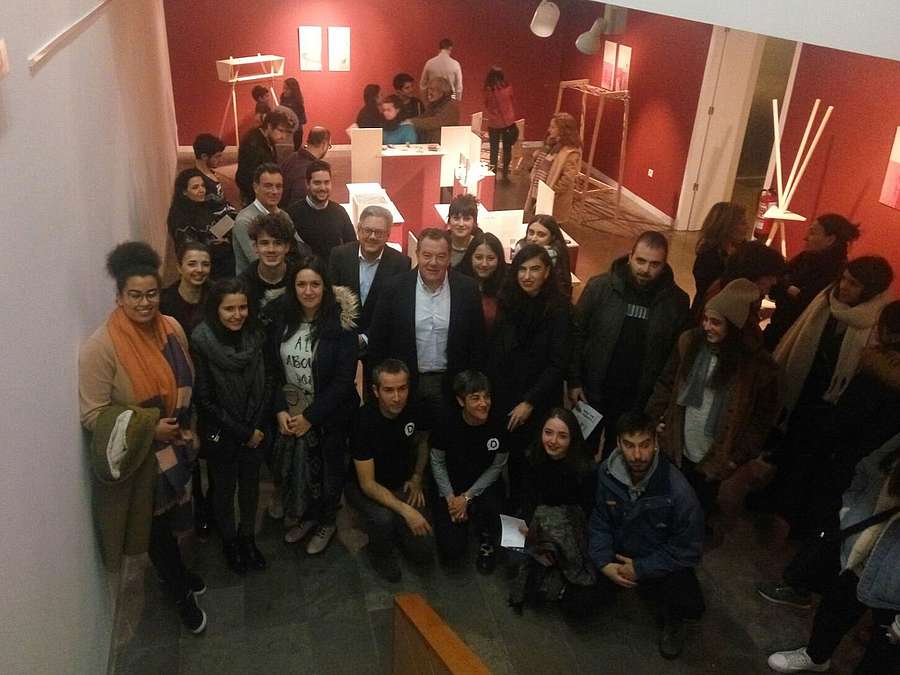El gerente de la ADER, Javier Ureña, asiste a la inauguración de la exposición Open Design DIY en el Museo de La Rioja. 