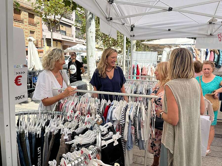 La consejera de Economía, Innovación, Empresa y Trabajo Autónomo, Belinda León, participa en la inauguración de la feria Promostock de verano en Calahorra