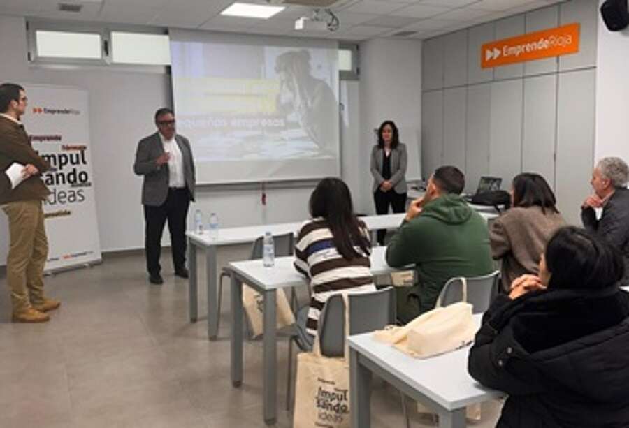 El gerente de la ADER, Luis Pérez Echeguren, en la celebración del Día del Emprendedor en Haro