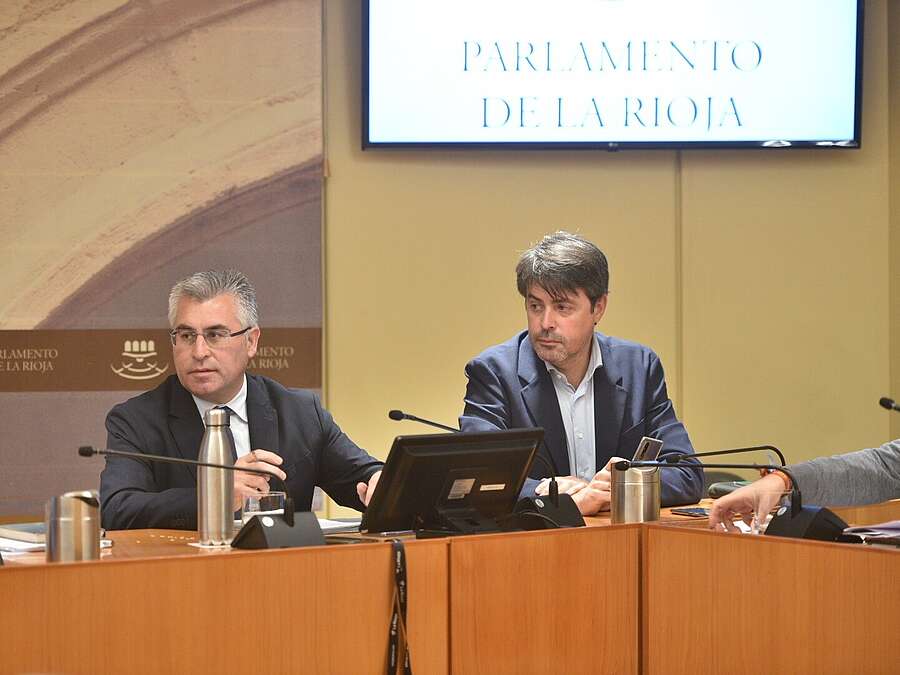 El consejero de Desarrollo Autonómico del Gobierno de La Rioja y presidente de ADER, José Ángel Lacalzada y luis Alonso, gerente de ADER