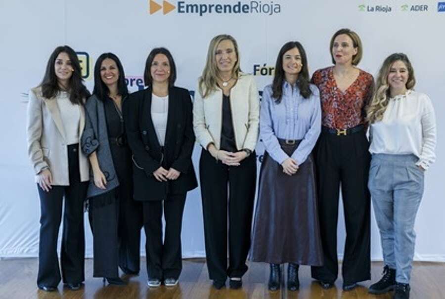 La consejera de Economía, Innovación, Empresa y Trabajo Autónomo, Belinda León, participa en la jornada final del programa Mujeres Tech