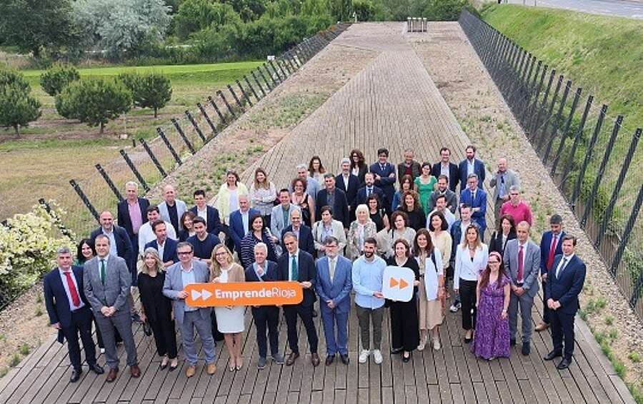Representantes de las entidades firmantes del Plan de Fomento del Emprendimiento de La Rioja 2024-2027