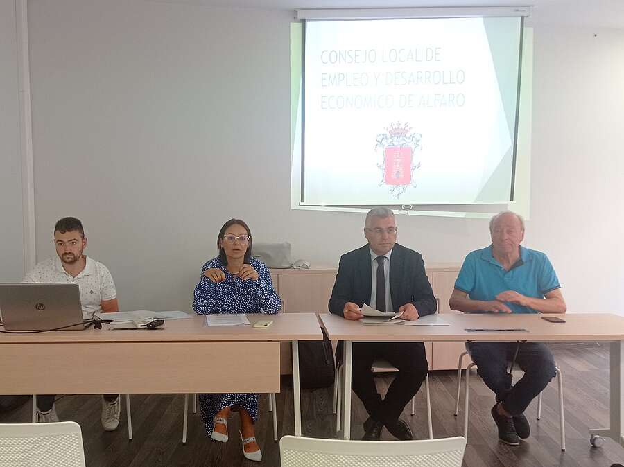 El consejero Lacalzada hace balance de las ayudas otorgadas por el Gobierno de La Rioja a través de la ADER a empresas de Alfaro