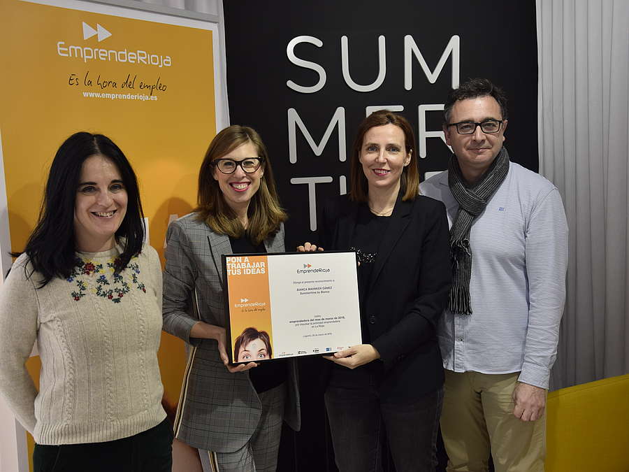 Entrega del diploma Emprendedor del mes de marzo de 2018 