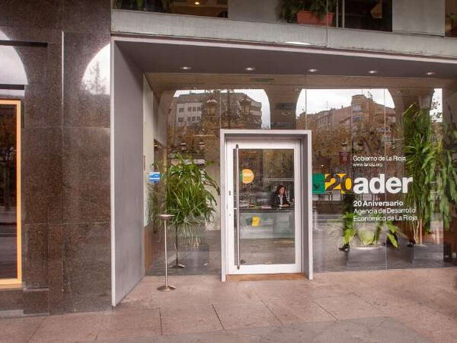 Entrada a la Agencia de Desarrollo Económico de La Rioja