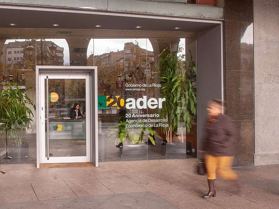 Entrada a la Agencia de Desarrollo Económico de La Rioja