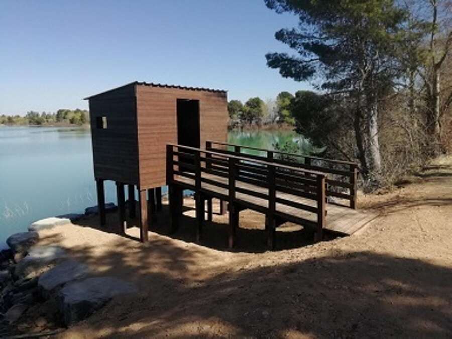 Caseta en un pantano