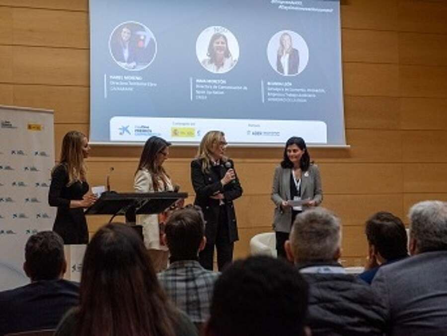 Isabel Moreno, Belinda León e Inma Moretón en los Premios EmprendeXXI