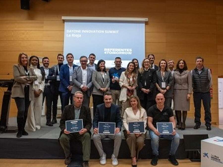 Asistentes a la entrega de los Premios EmprendeXXI