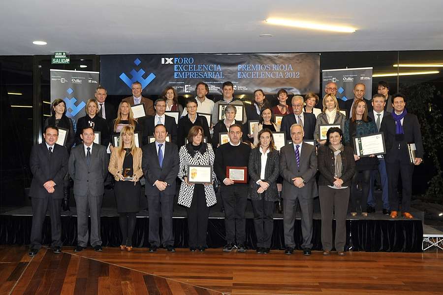 Pedro Sanz en la entrega de los reconocimientos del IX Foro de Excelencia, que cada año organiza el Ejecutivo riojano con el Club de Marketing