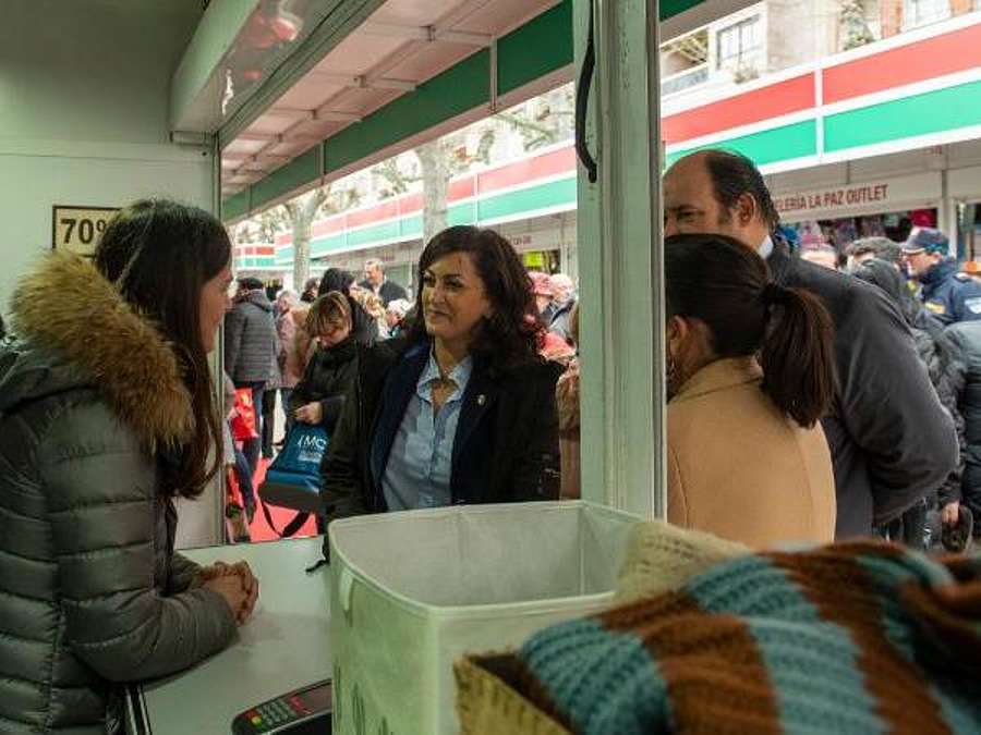 La presidenta y el gerente de ADER hacen un recorrido por los stands de la Feria Logrostock