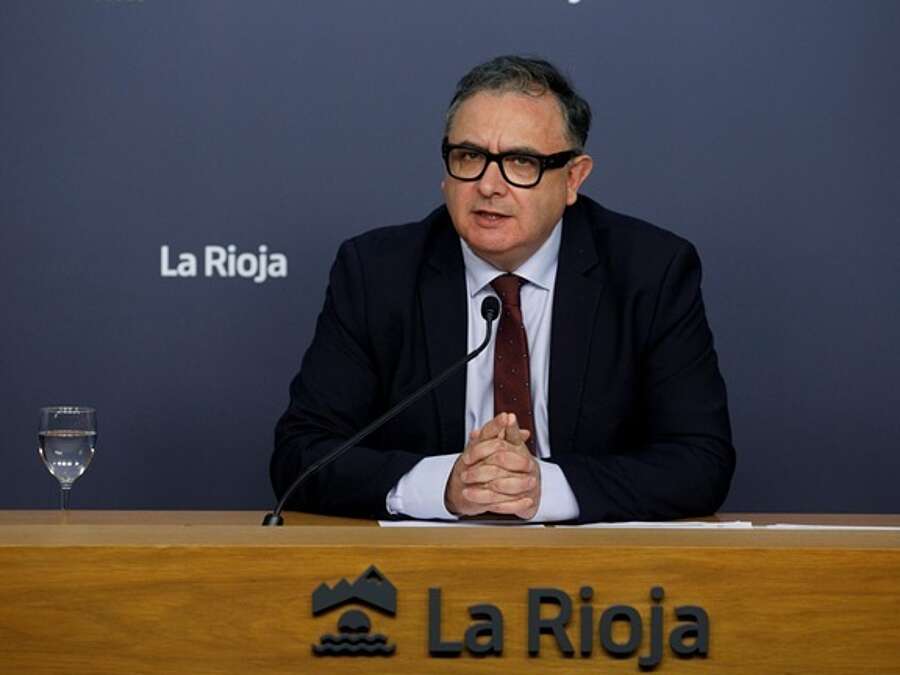 Luis Pérez Echeguren, gerente de la ADER, informa sobre la convocatoria de las becas de acción exterior