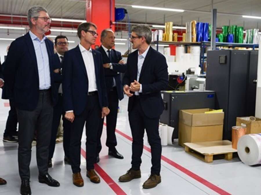 El presidente del Gobierno de La Rioja, Gonzalo Capellán, en la inauguración de las nuevas instalaciones de Etilisa